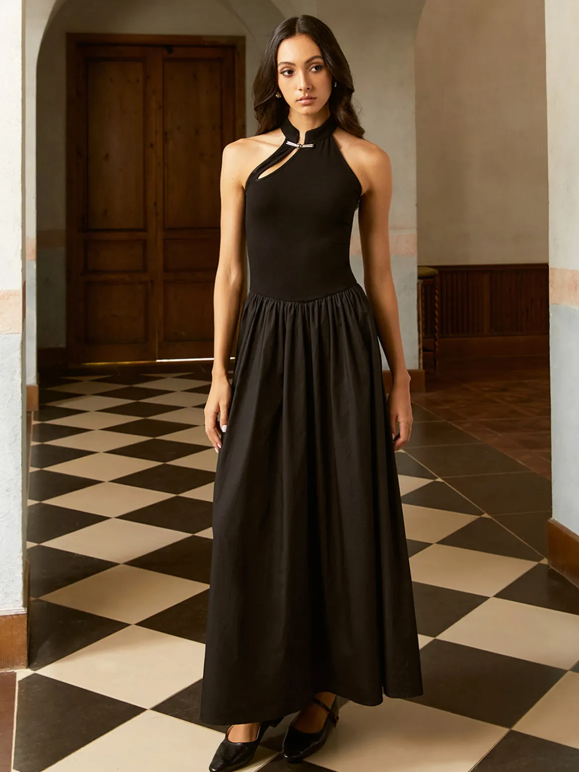 Asymmetric Pockets Cold Shoulder Pleated Long Dress