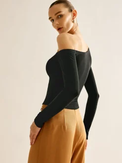 Asymmetrical Cold Shoulder Jersey T-Shirt