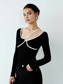 Asymmetrical Contrast Piping Blouse