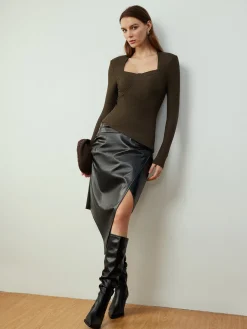 Asymmetrical Skinny Blouse