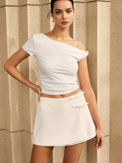 Bow Trim Zipper Shorts