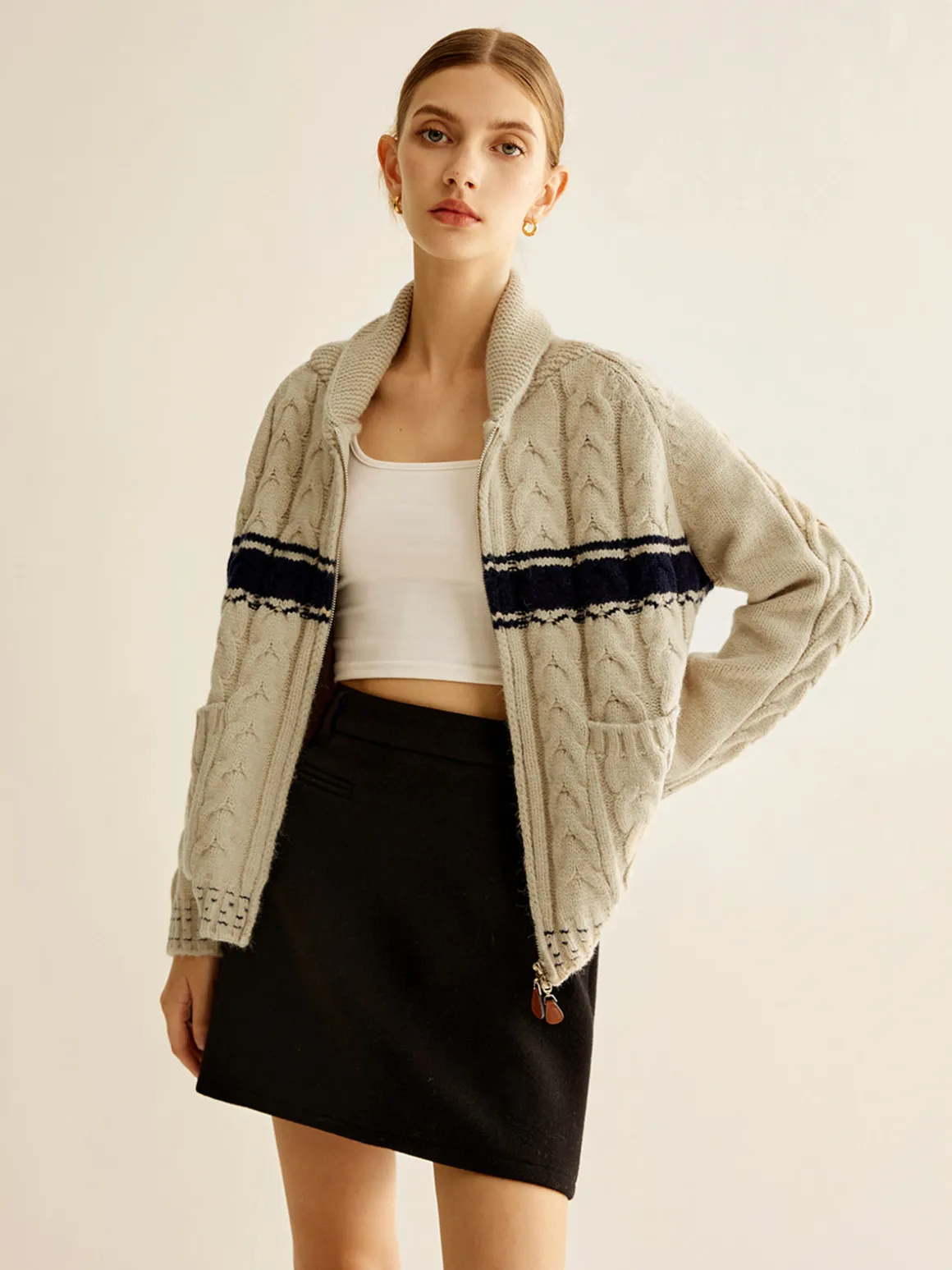 Color Block Twist Zipper Knit Outerwear