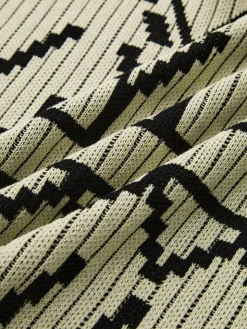 Contrast Knit Vest
