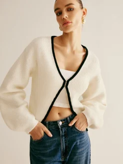 Contrast Trim Clasp Knit Outwear
