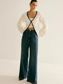 Contrast Trim Clasp Knit Outwear