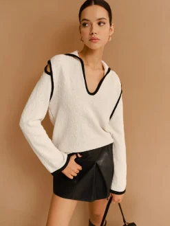 Contrast Trim Cutout Lapel Sweater