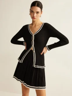 Contrast Trim Pleated Knit Skirt Set