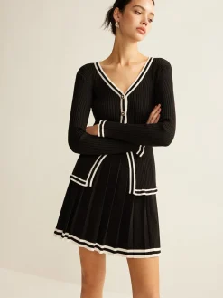 Contrast Trim Pleated Knit Skirt Set