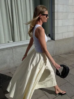 Creamy Leisure Midi Skirt