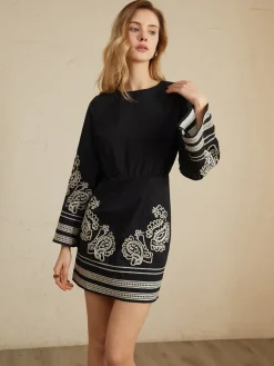 Delicate Embroidery Bell Sleeve Short Dress