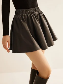 Elastic Waist Pleated PU Leather Skirt