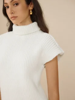 Elegant Ribbed Turtleneck Sweater