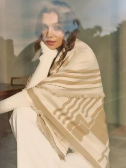 Elegant Tassel Warm Scarf