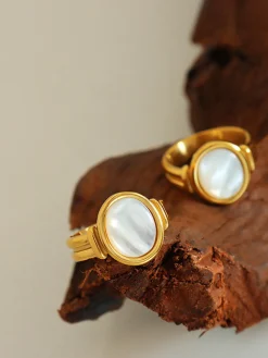 Elegant White Sea Shells Ring