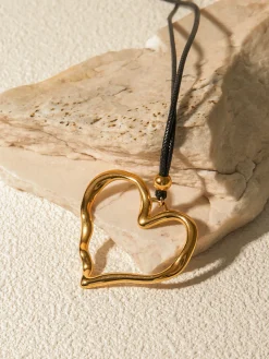 Hollow Out Love Heart Necklace
