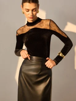 Lace Panel Velvet Slim Blouse