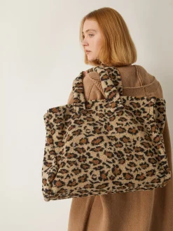 Leopard Printed Fuzzy Shoulder Bag
