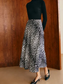 Leopard Printed Midi Skirt