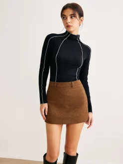 Lettuce Trim Contrast Piping Slim Blouse