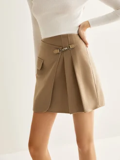 Magnet Closure Pleated Mini Skirt