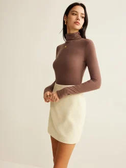 Minimalist A-Line Zipper Mini Skirt