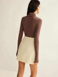 Minimalist A-Line Zipper Mini Skirt