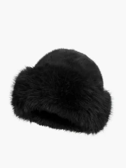 Minimalist Fuzzy Bucket Hat