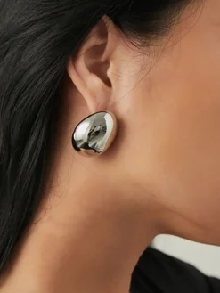 Minimalist Oval Stud Earrings