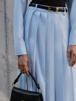 Minimalist Pleated Skirt Without Belt