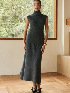 Minimalist Turtleneck Sleeveless Skirt Set