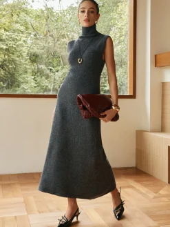 Minimalist Turtleneck Sleeveless Skirt Set