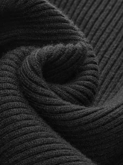 Minimalist Turtleneck Slim Knit Top