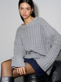 Minimalist Twist Shift Sweater With Scarf