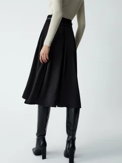 Old Money Aesthetics Belted Skirt