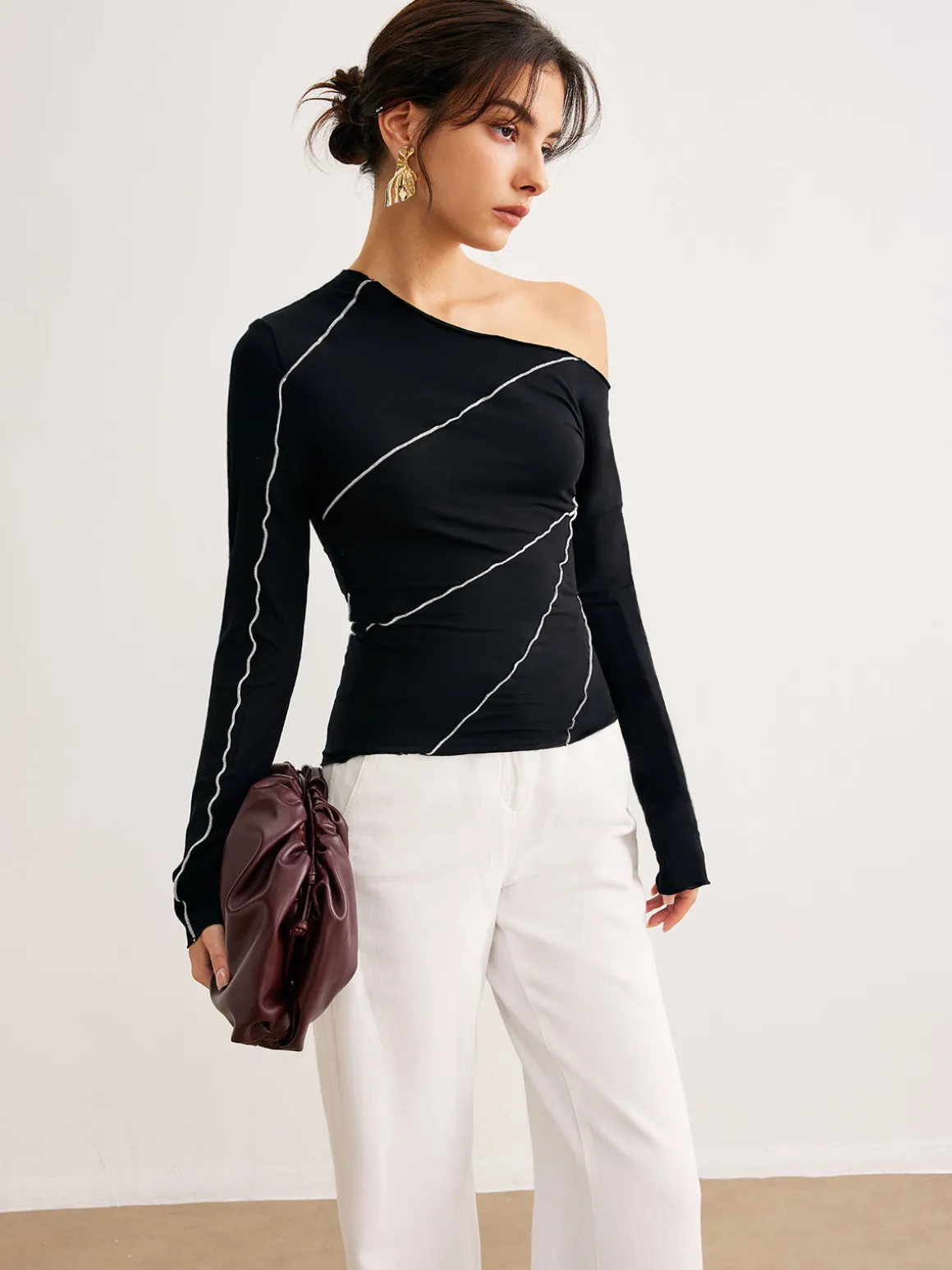 One-Shoulder Contrast Piping Skinny Blouse