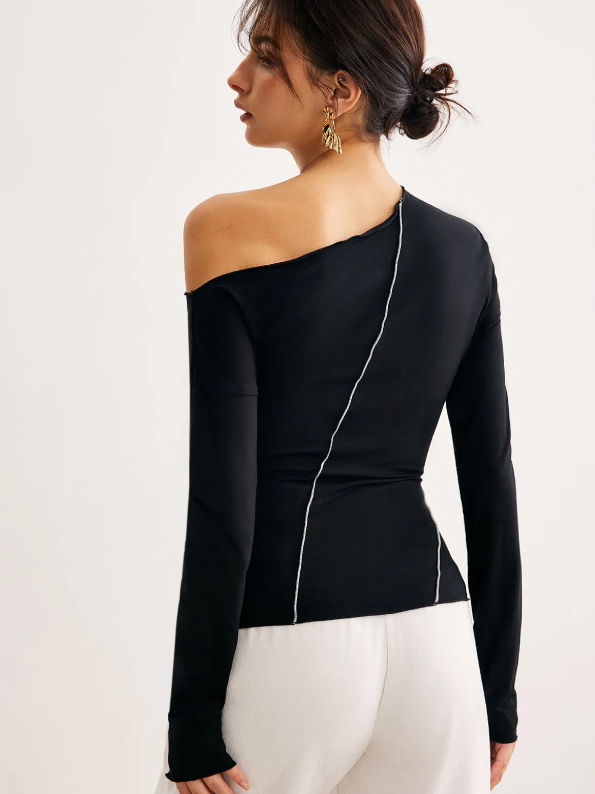 One-Shoulder Contrast Piping Skinny Blouse