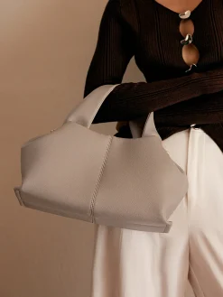 Plain Detailed Dumpling Bag