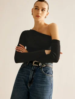 Plain One-Shoulder Knit Top