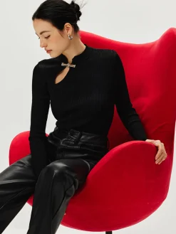 Ribbed Metal Knotted Sweater