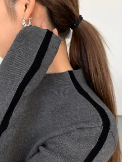 Round Neck Contrast Trim Slim Knit Top
