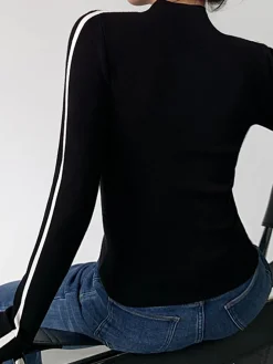 Round Neck Contrast Trim Slim Knit Top