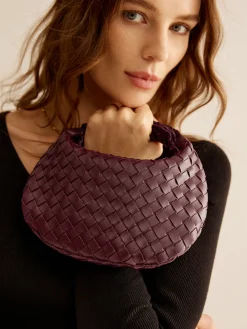 Rounded Woven Zipper Handbag