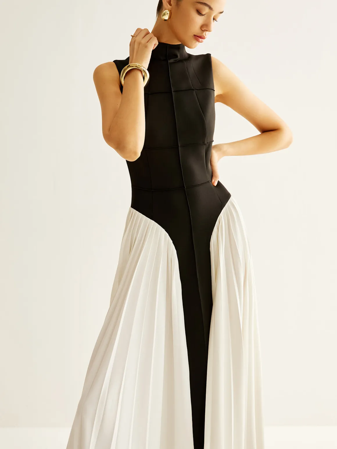 Sleeveless Color Block Pleated Dress