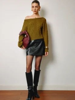 Straight Neck Short Cable Knit Top