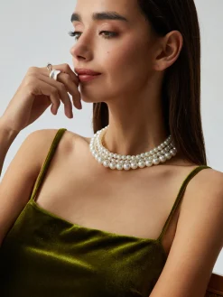 Treble Layers Pearl Necklace