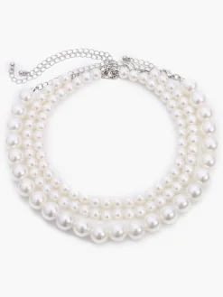 Treble Layers Pearl Necklace
