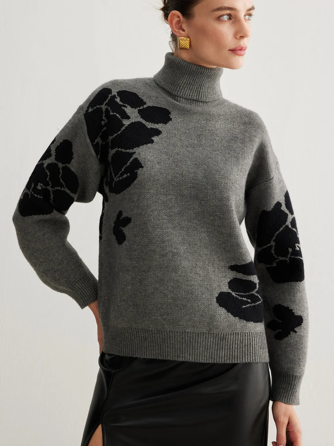 Turtleneck Color Block Shift Sweater