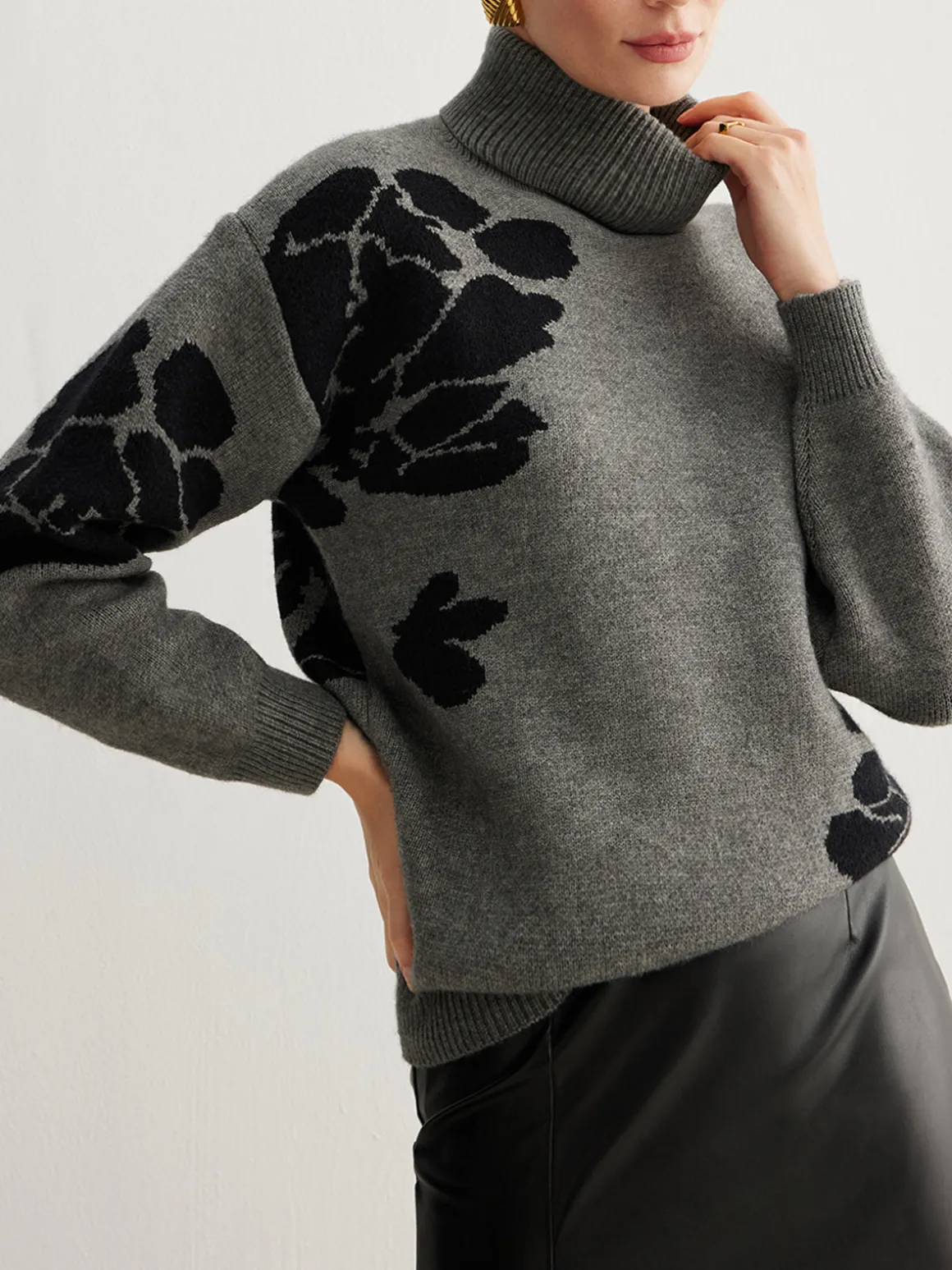 Turtleneck Color Block Shift Sweater