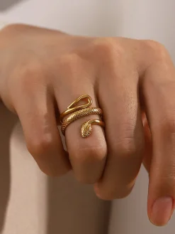 Venom Queen Ring