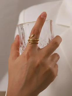 Venom Queen Ring